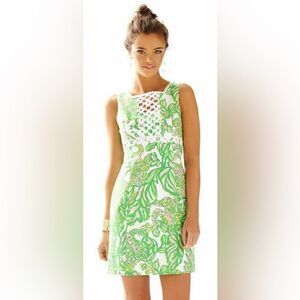 Lilly Pulitzer
Rosie Resort White Seeing Pink Elephants Lace Detail; Size 00